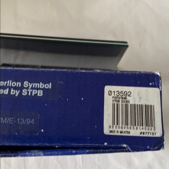 Royal Selangor Pewter Singapore Frame - Picture 7 of 7